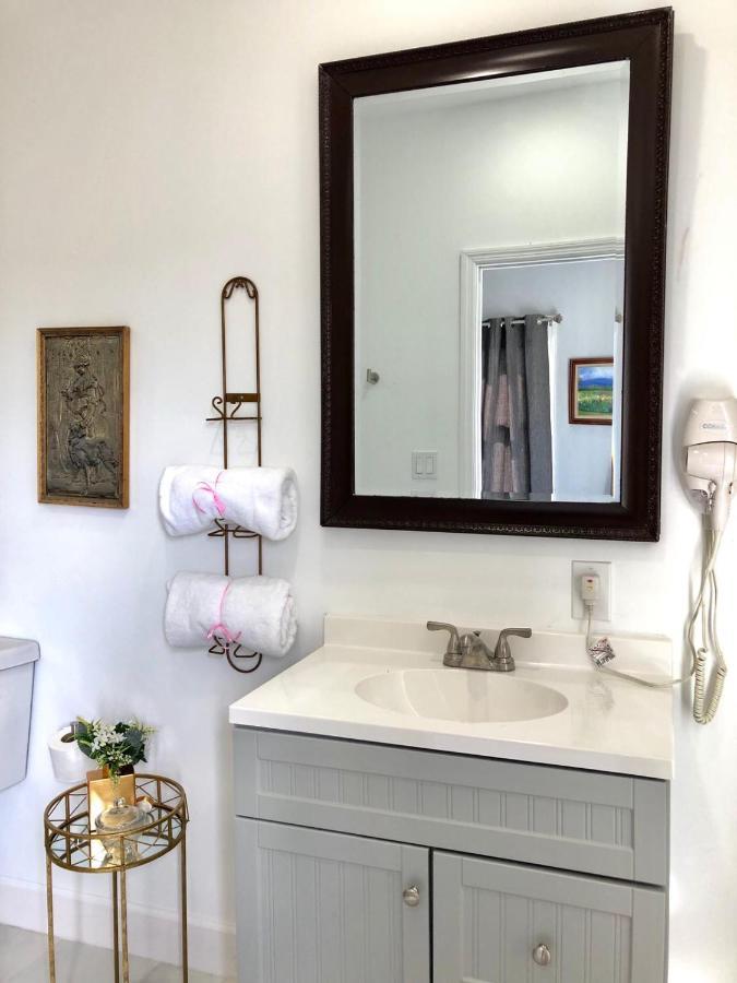 Private Suite Mins From Mia Free Parking Miami Dış mekan fotoğraf